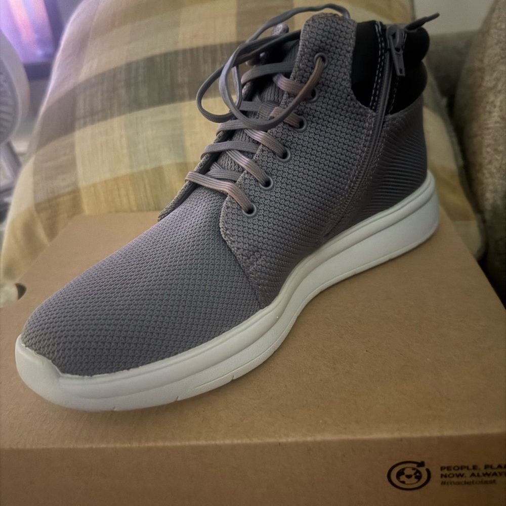 Women’s NEW Skechers Gray High-Top Sneakers